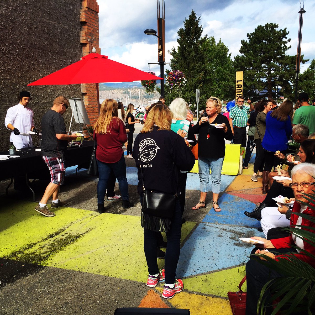 Big thanks to @earlskelowna and <a href="/downtownkelowna/">Downtown Kelowna</a> for the awesome transformation of the #laneway#tasteofdowntown
