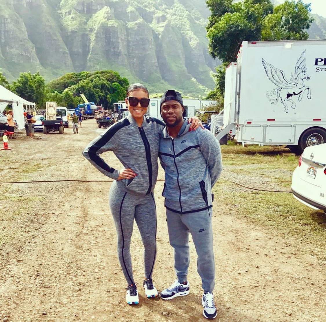 12Labours's tweet image. See the way my shoes are set up, I have some for running, and some for CrossFitting.....

#CrossFit #Kinda #Maybe