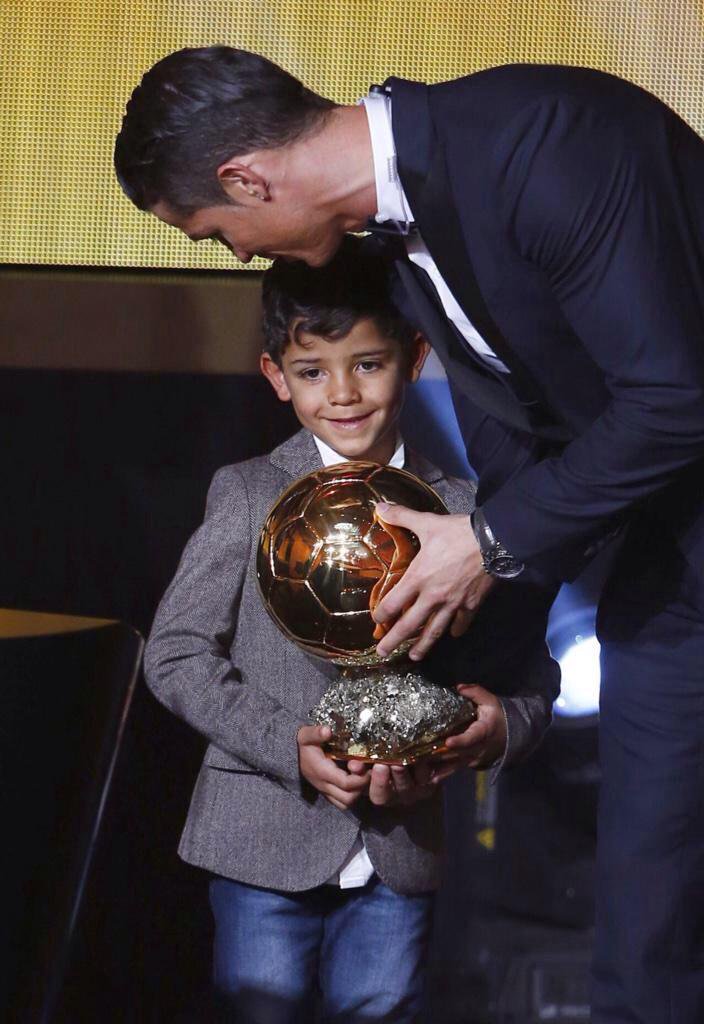 NemoSheikh's tweet photo. @omar_sherif20  ف عشق رونالدو😍😍😉 https://t.co/Vu6IiDxPdx