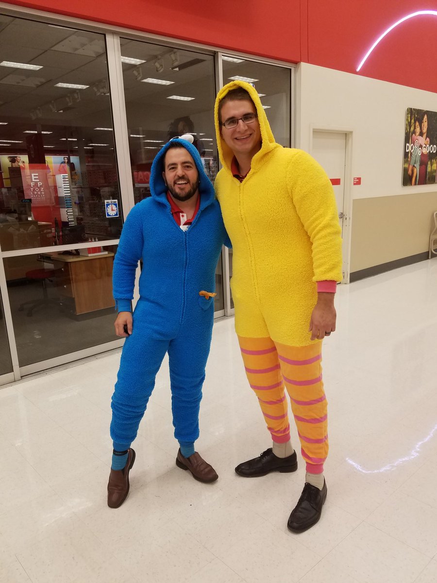 Celebrating some red cards!!!!! #bigbirdburke #cookiemonstersteve @dejongster3 <a href="/burke287/">Burke Bitaraf</a> <a href="/OneEyedLance/">Lance Leithead</a> <a href="/BertHarrison3/">Bert Harrison</a> <a href="/hmrunhtr/">Aaron Cunningham</a>