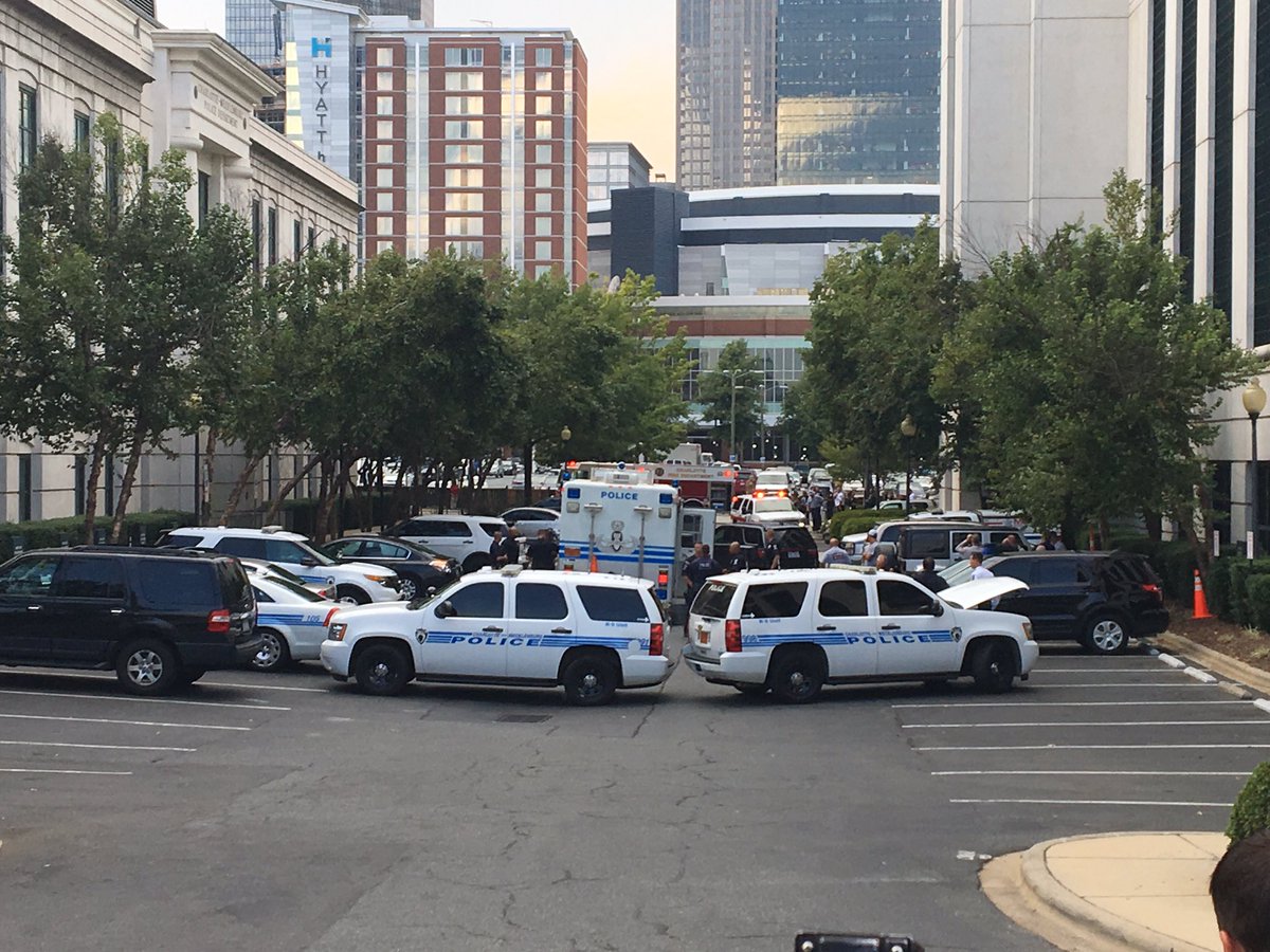 For safety reasons media is being asked to move. Bomb squad on scene getting into gear @wsoctv