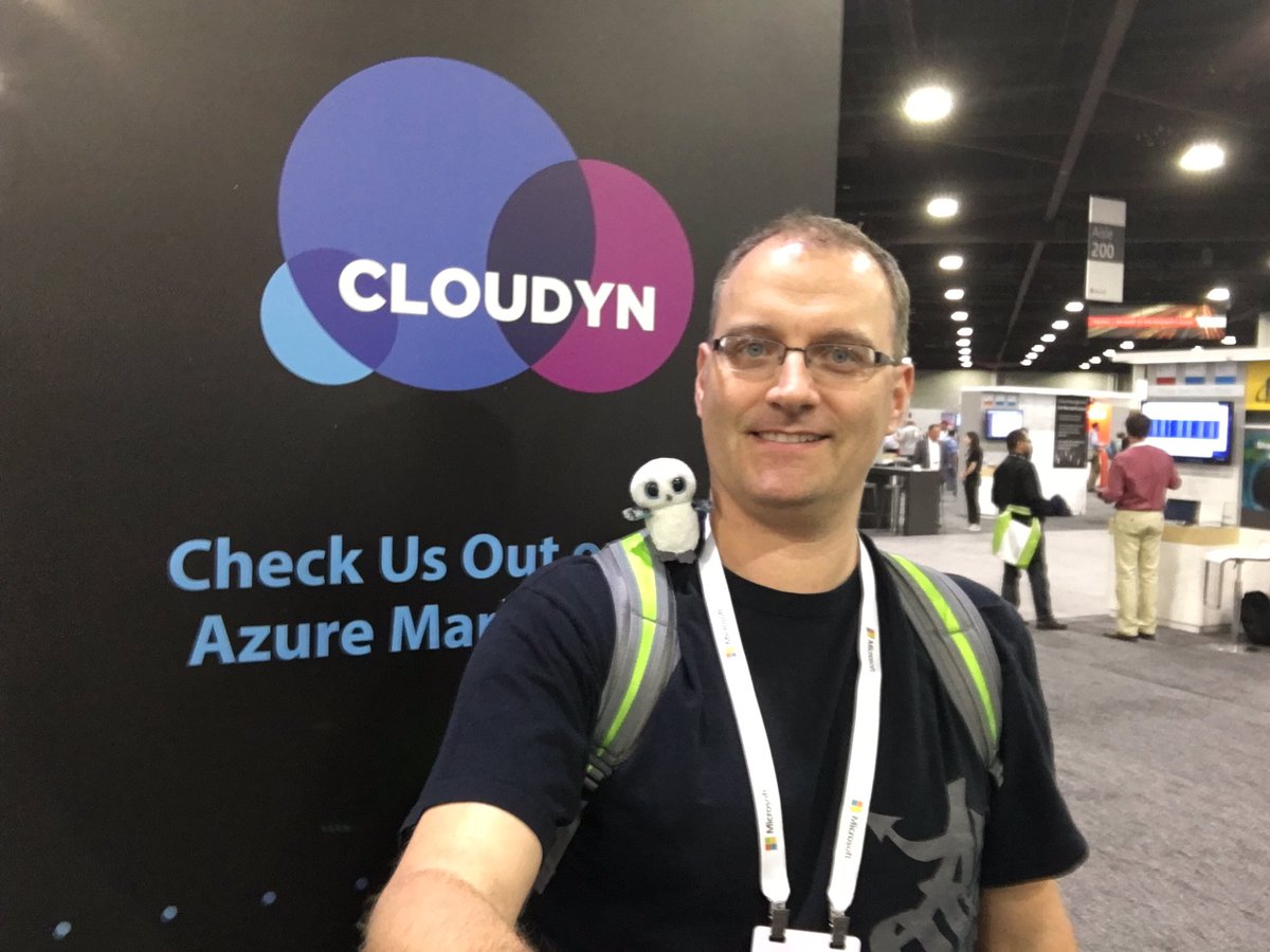 Me and #krystaltheowl at @cloudyn_buzz #MSIgnite