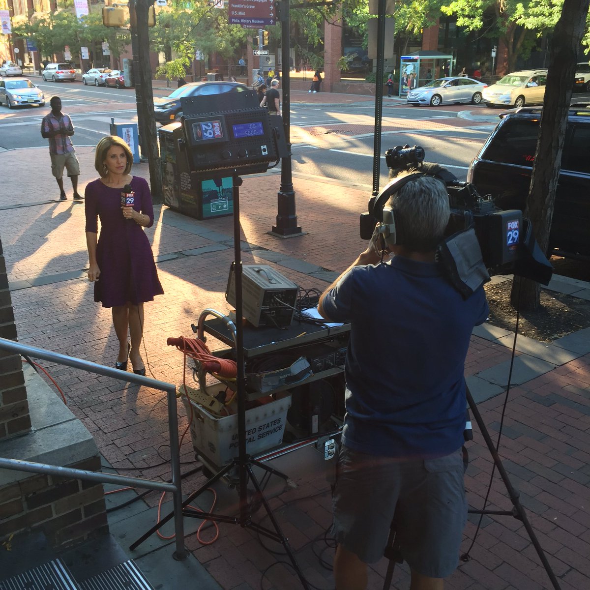 Did you catch @KathyOrrFOX29 outside on this beautiful day in Old City? Can you believe rain is on the way?!