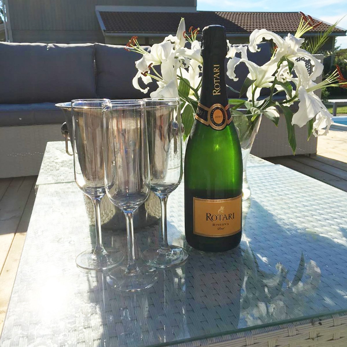 "Aim for casual sophistication, cozy elegance, laid-back luxury." ✨ #LetsRotari (📷 IG User: petraanderberg91)