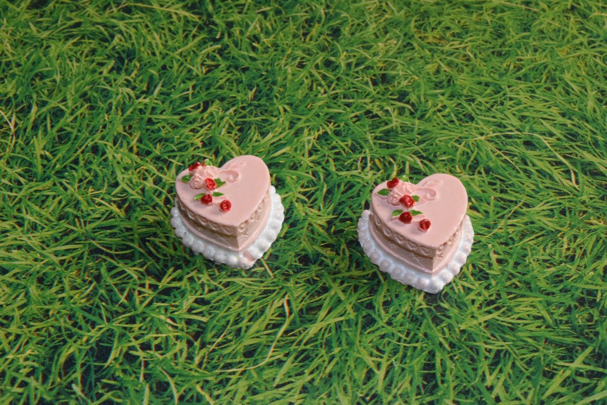 YBatchiBCN's tweet photo. Tiny terrarium Micro miniature wedding cake mininature, figurine decor… https://t.co/G9AR7puK5l #CraftSuppliesTools https://t.co/2VEC6Fji1U