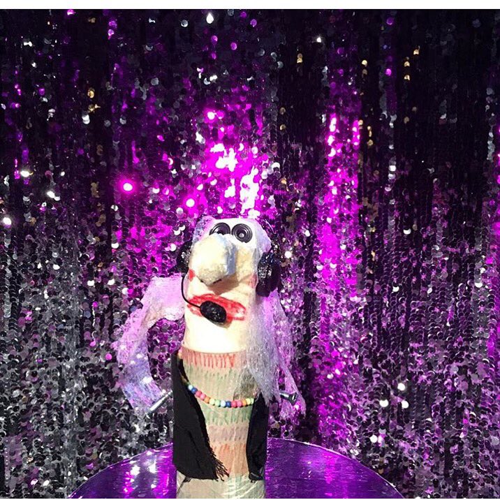 Jag ger er Studiomannen Trolle! #Minimellos egen Henric von Zweigbergk <a href="/HvonZ/">Henric v Zweigbergk</a> 😉 (en av 50.000 inskickade toarullar)