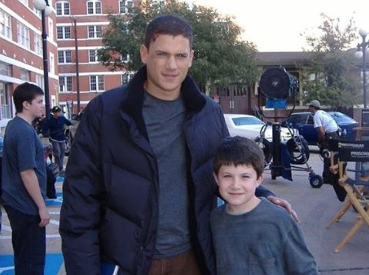 プリズン ブレイク情報局 懐かしい写真 プリズンブレイク マイケル スコフィールド役のウェントワース ミラーと その息子 マイケルjr を演じた子役です 過去シーズンの T Co 1a6w4ptemz T Co Yrq0becxsv Twitter プリズン ブレイク情報局 懐かしい写真 プリズンブレイク マイケル スコフィールド役のウェントワース ミラーと その息子 マイケルjr を演じた子役です 過去シーズンの T Co 1a6w4ptemz T Co Yrq0becxsv Twitter