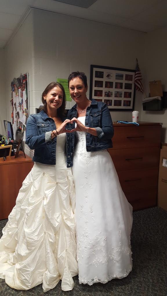 RvilleNews's tweet photo. Ms.Pagodin and Ms.Snyder 💕#alittlewiser #rhsspiritweek #robbinsvillek12 https://t.co/JcHJl99lzr