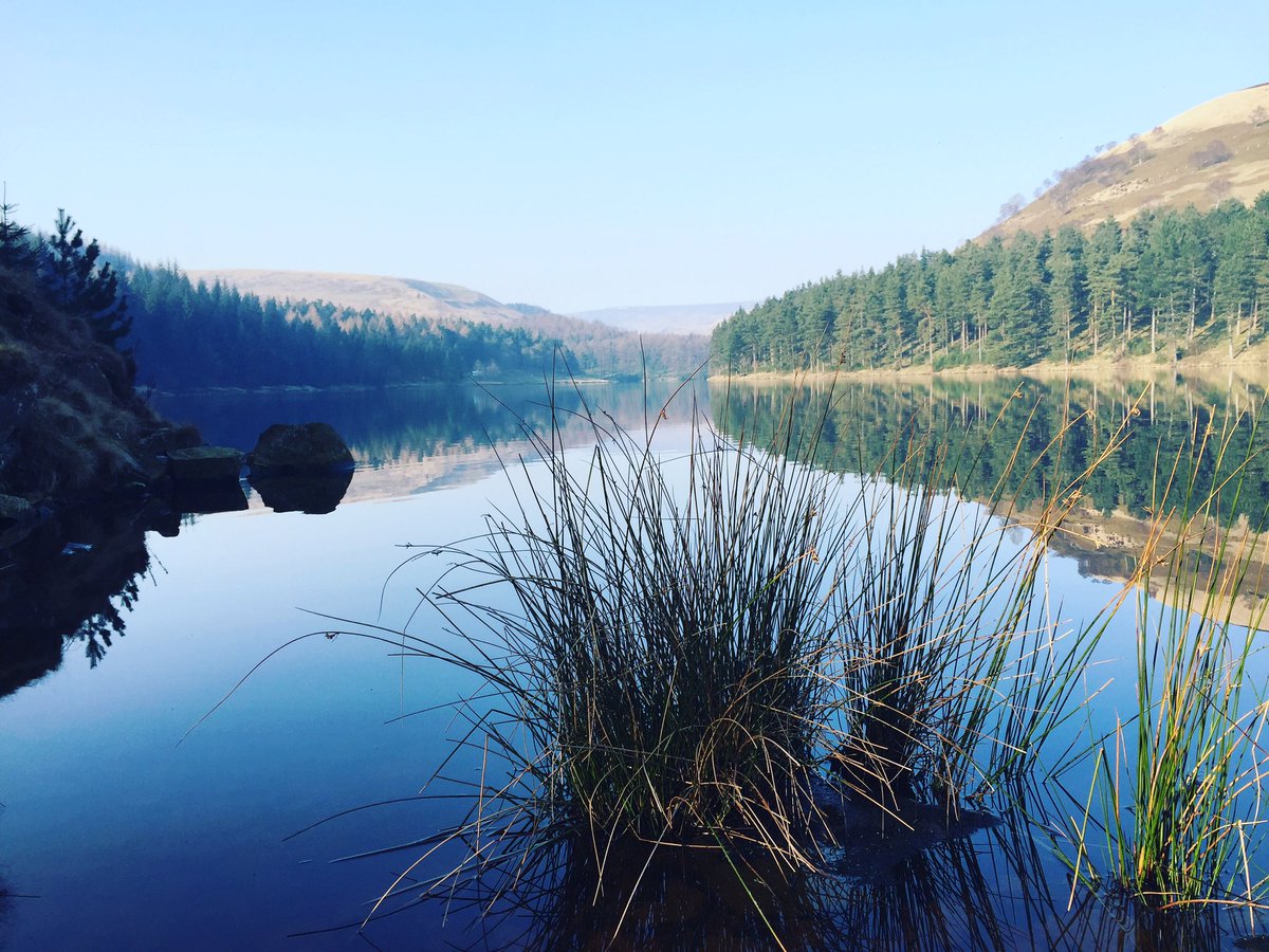 FischersBaslow's tweet photo. The #peakdistrict is a beautiful place to explore in all seasons #WorldTourismDay #ForgetTime #VisitEngland @vpdd https://t.co/UEpWUpD44J