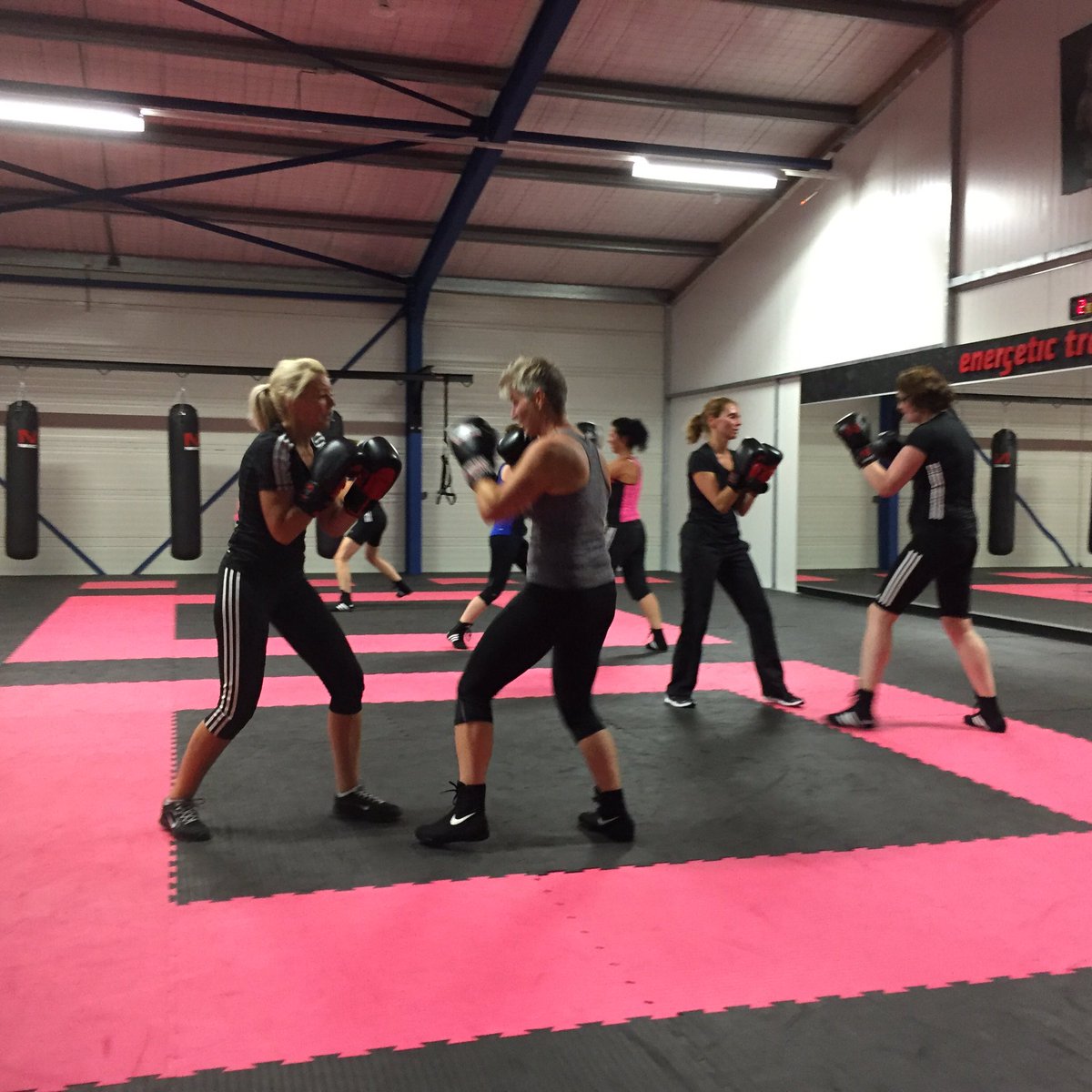 Kijkje nemen @ Energetic Training, afgelopen weekend geopende boksschool in Horst. Mooi hoe Willeke haar droom realiseert. #dreamitdoit