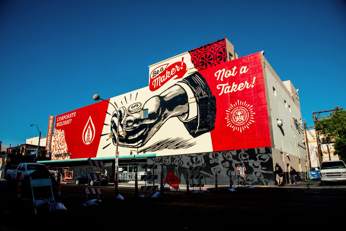 OBEYGIANT's tweet photo. Full Vegas #Mural Recap NOW LIVE: https://t.co/JeuKx5QjLV
@lifeisbeautiful @TheRealJustKids #DTLV #ObeyGiant #Obey Photo: Jon Furlong https://t.co/bXq51pqN17