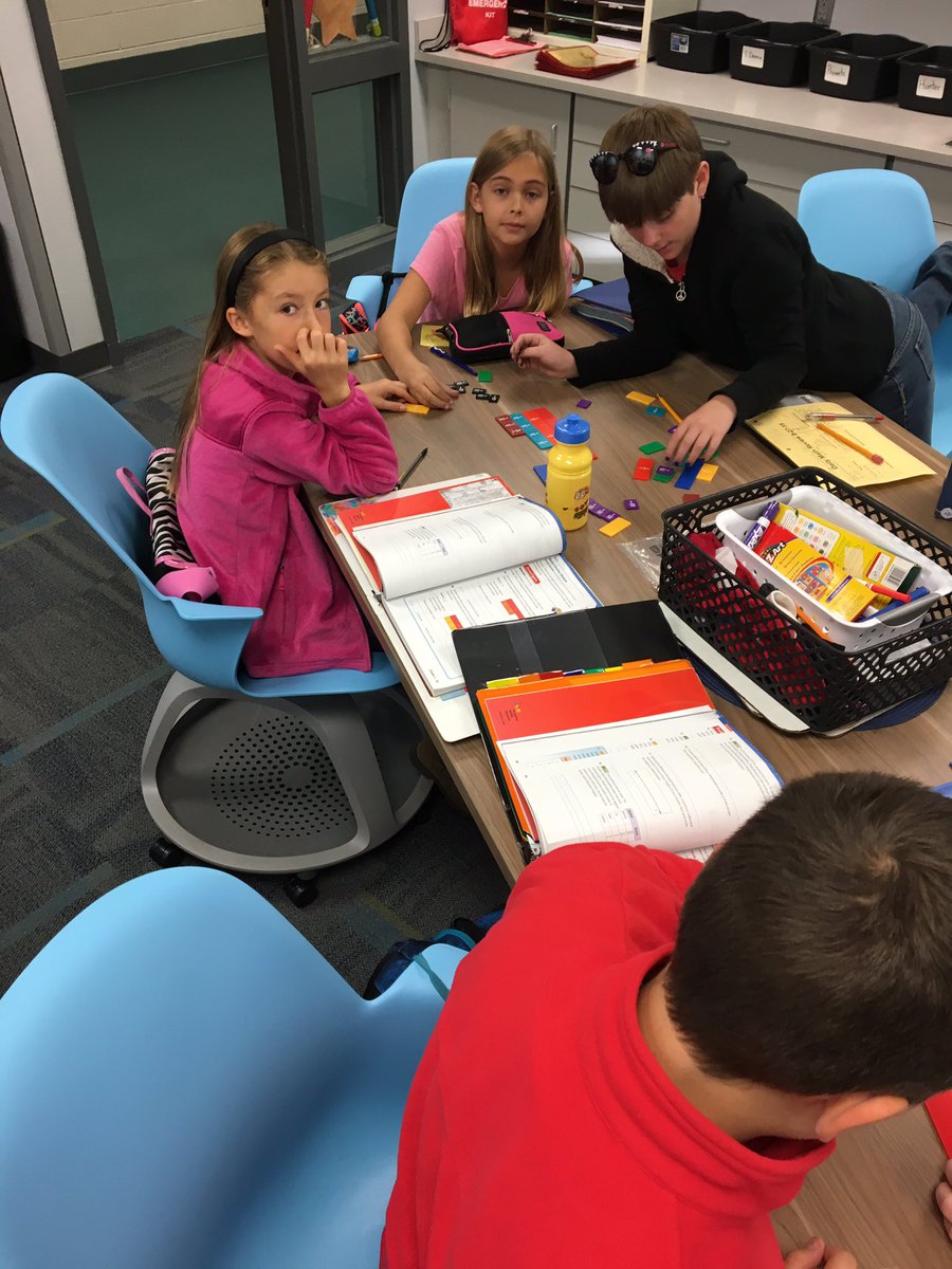TeamHyperSpace's tweet photo. Modeling division of fractions in advanced math! #Risrocks #pcscin https://t.co/mF8rsfk12D