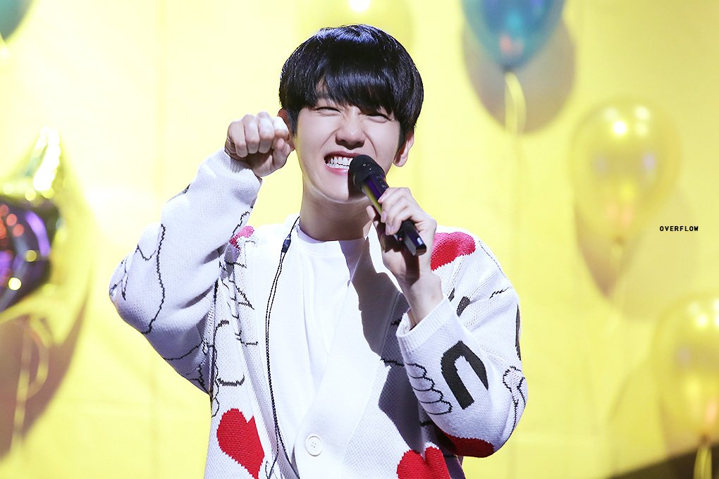 ShinersBR's tweet photo. [#HQ] 06.05.16 - Baekhyun em sua festa de aniversário | cr. Overflow
https://t.co/iv1Y0mkKV8 https://t.co/YWUwfsSvAx