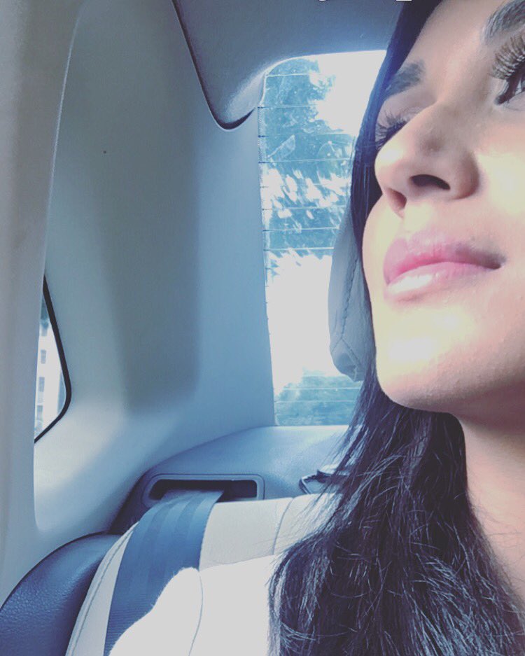 sumo_creations's tweet photo. After almost 20days of hospital arrest looking outdoors seems soooo fascinating #HelloOutSideWorld
Nikita Di Insta Update @nikifyinglife https://t.co/X36PcNsxHd