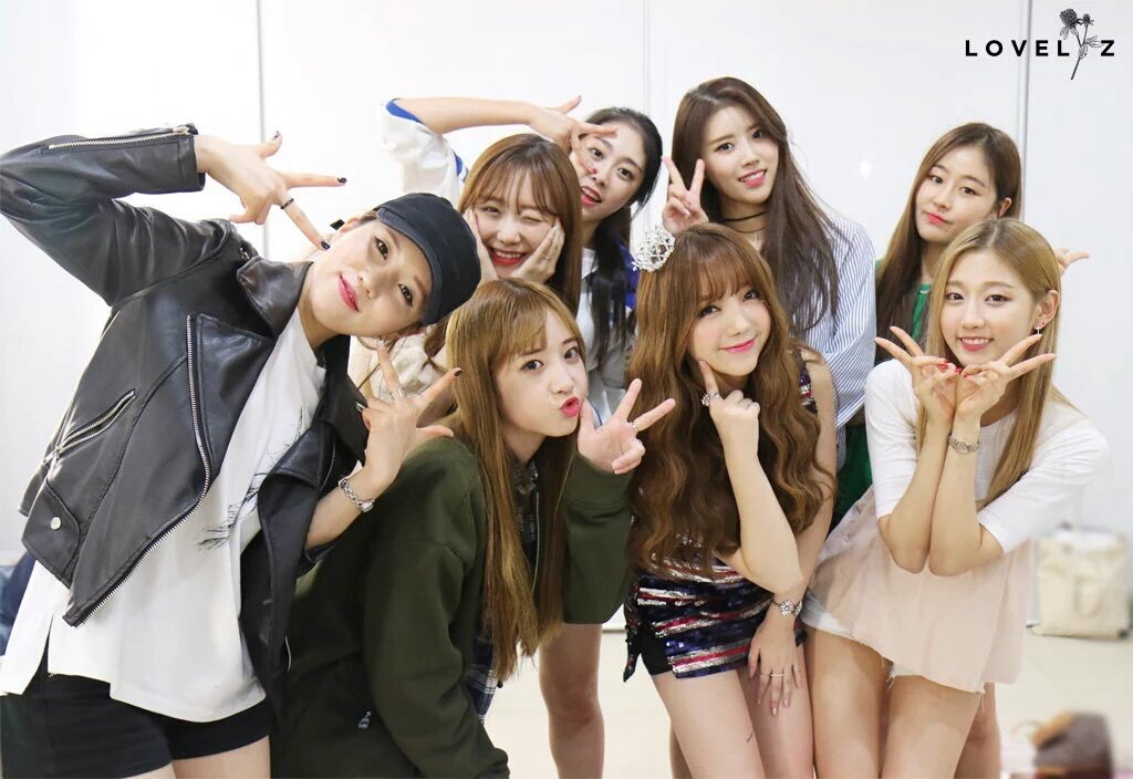 [#Lovelyz] #러블리너스 분들! #걸스피릿 다들 본방사수 하셨나요?😍 파이널 무대에 #Kei 를 응원하기 위해 찾아 온 #러블리즈 멤버들과 마지막까지 최선을 다한 #Kei 에게 박수를 보냅니다!👏🏻#진