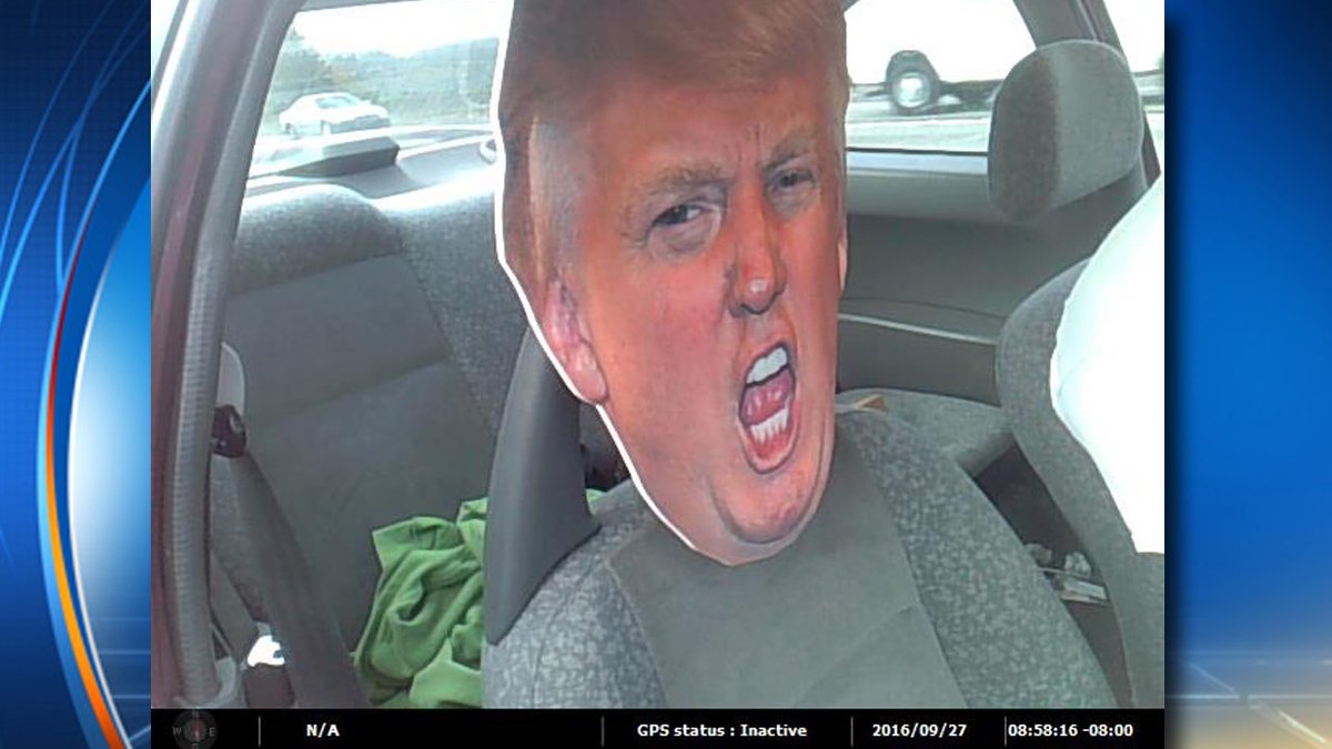 Drive with @realDonaldTrump head in front seat cited for HOV violation bit.ly/2dpqnLx?utm_me… https://t.co/O7NBSkneMq