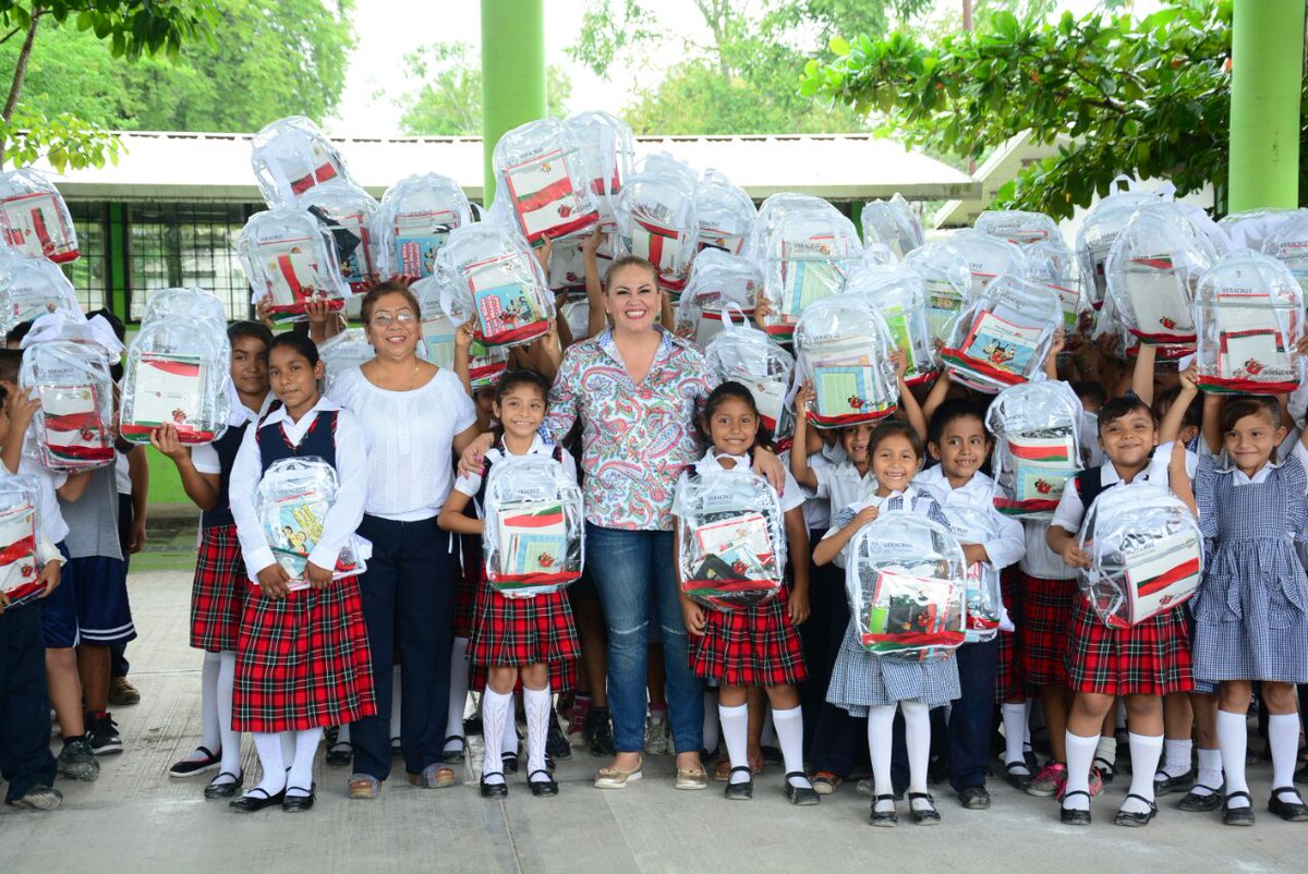 Tava_Ortega's tweet photo. No hay mayor satisfacción para mí, que ver el fruto de mi trabajo reflejado en las sonrisas de mis niños de #Pánuco https://t.co/NxX6WgeAWQ