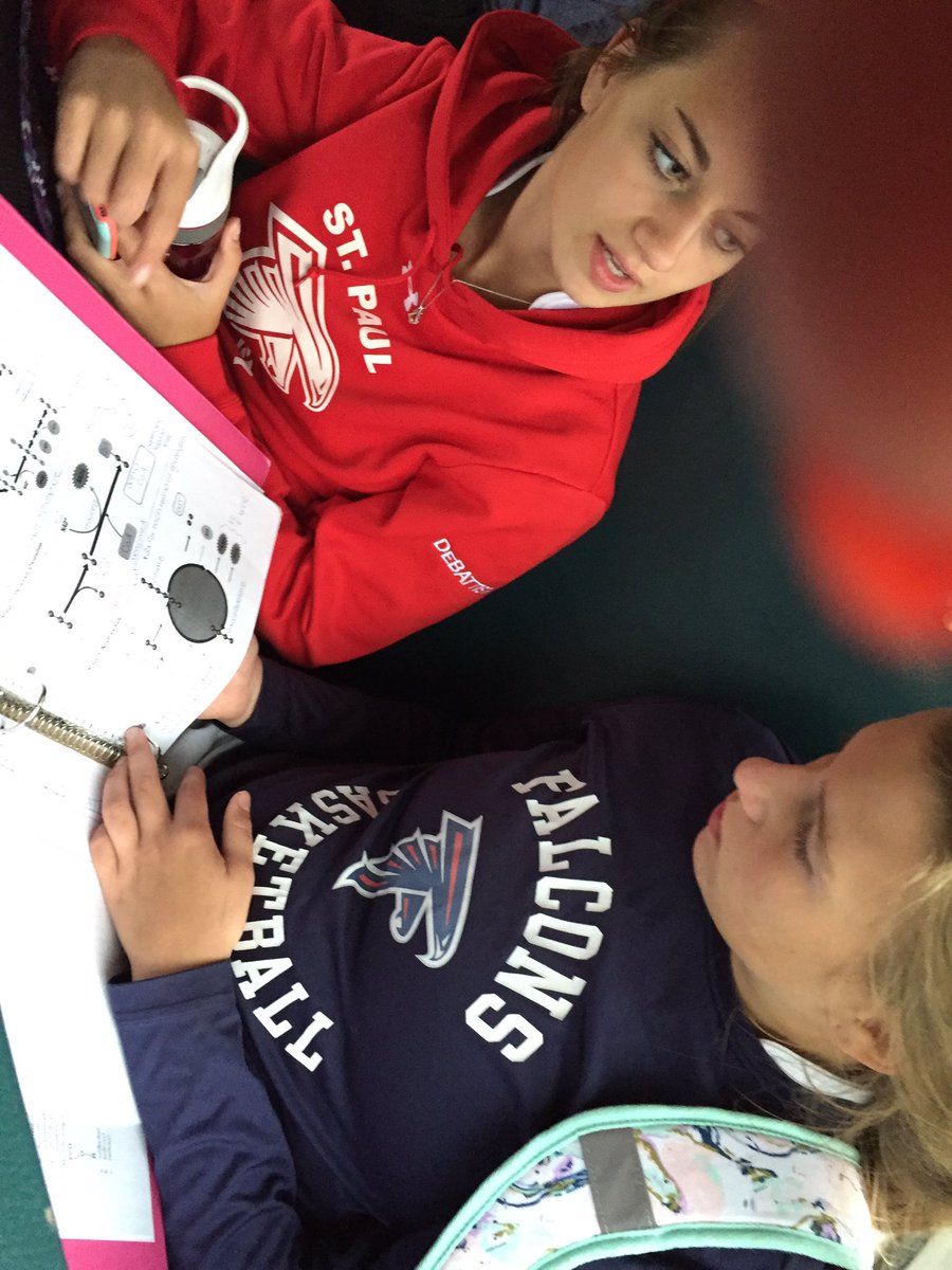 SPCSSAthletics's tweet image. Studying on the bus!! #workethic #useoftime