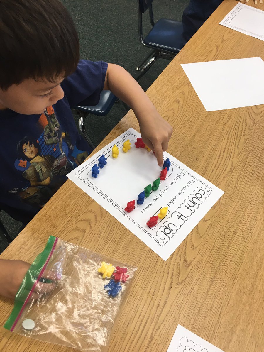 AcaciaMsH's tweet image. Day 1 of counting collections for #acaciaK4 Ss. 💚🐼 #FSDMath #pandapride