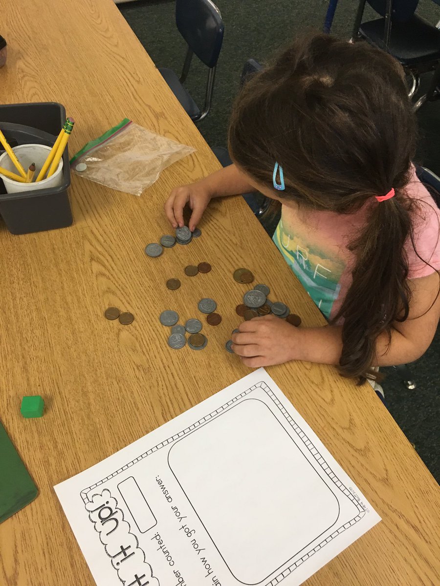 AcaciaMsH's tweet image. Day 1 of counting collections for #acaciaK4 Ss. 💚🐼 #FSDMath #pandapride