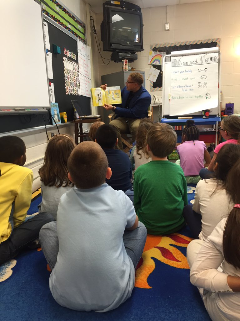 mslaurent2nd's tweet photo. We love having guest readers! #fhesfoxes @TeacherKBehave #ExcellentEd https://t.co/xyFkB8N3xo