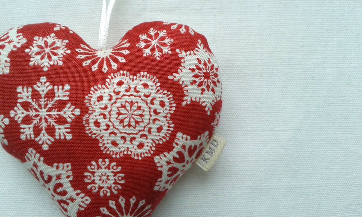 katymason32's tweet photo. #christmasheart #handmade £4+pp #makesewbake to order visit https://t.co/QfrJKI2fRA https://t.co/Z4aRKFewbV