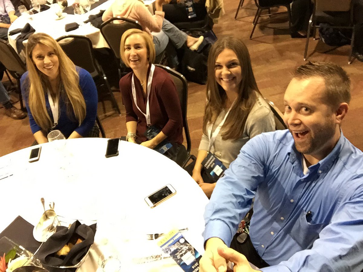 FreeResumeTips's tweet image. At the SHRM meeting testing my new selfie stick! #utxroads