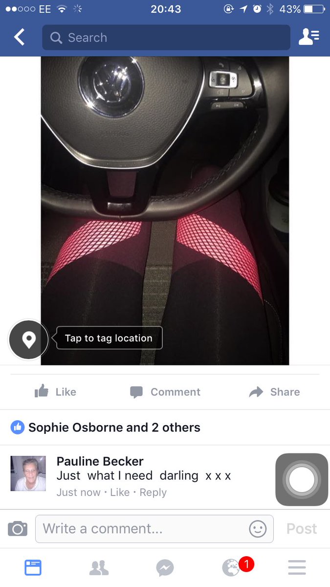 RosieKermode's tweet photo. My nan is tooooo much! Ofcourse she would want to walk around in bright pink gym leggings💁🏽👸🏽😂 https://t.co/1NQGVZ4GEF