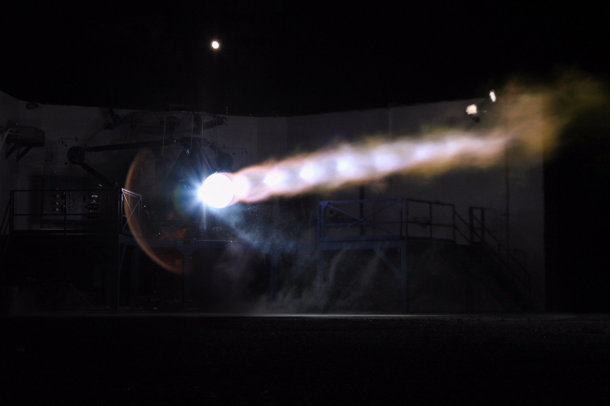 CtYrjmkVYAABiKE.jpg:large