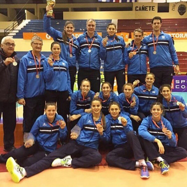 metrovoley's tweet photo. Felicitaciones para la selección Sub 23 por haber obtenido la clasificación al Mundial Sub 23 de 2017 y por el segundo puesto en la Copa. https://t.co/nopACSg6Zg