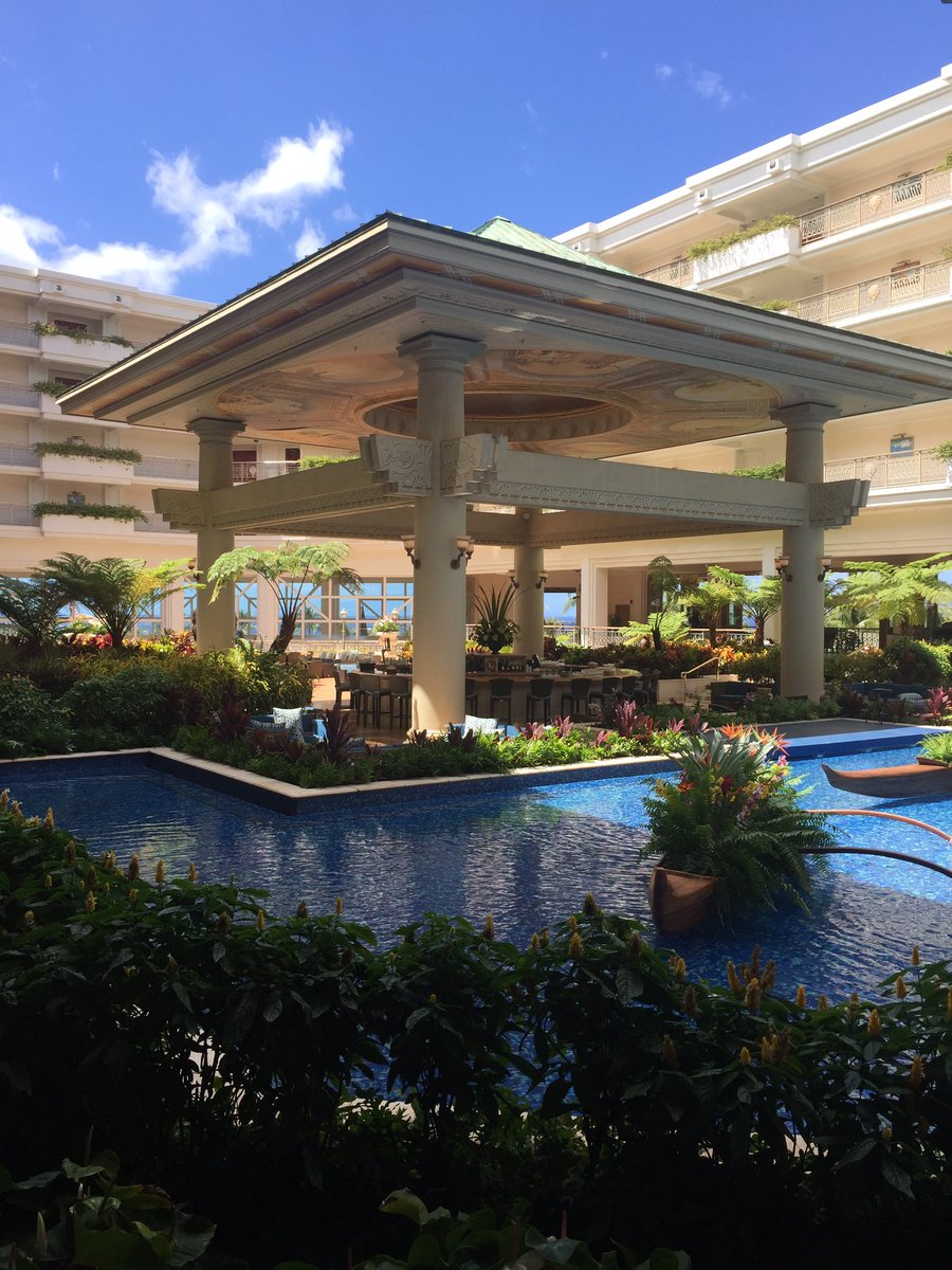 T_hud3's tweet photo. Hotel lobby. #GAWDAhawaii2016 https://t.co/7oNIGFJeuK