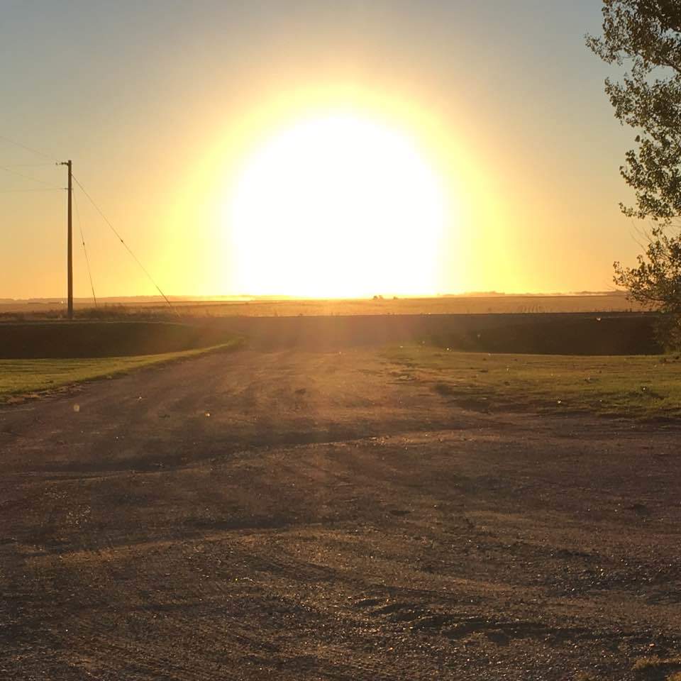 VBjorem's tweet image. End of the Day...long day in the tractor! Nice Sunset!