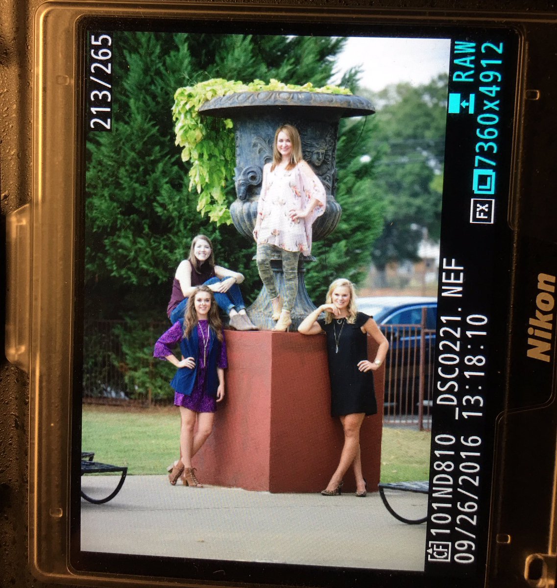 DFScreative's tweet photo. #OnATuesday we view proofs from our ππ» photog @stantophoto β’ Note: verrrry difficult to select from his portfolio. #DFSCC #Photoshoot #amaze https://t.co/GVCIWKNGKW