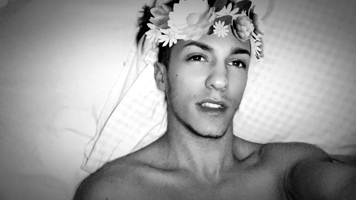 Maxence_66's tweet photo. #ledfie @MyLedfie
J'ai couronne sur la tรชte pourtant c'est le voisin qui as eu la fรจve. ๐ช๐ผ https://t.co/sg4g0zf9OP