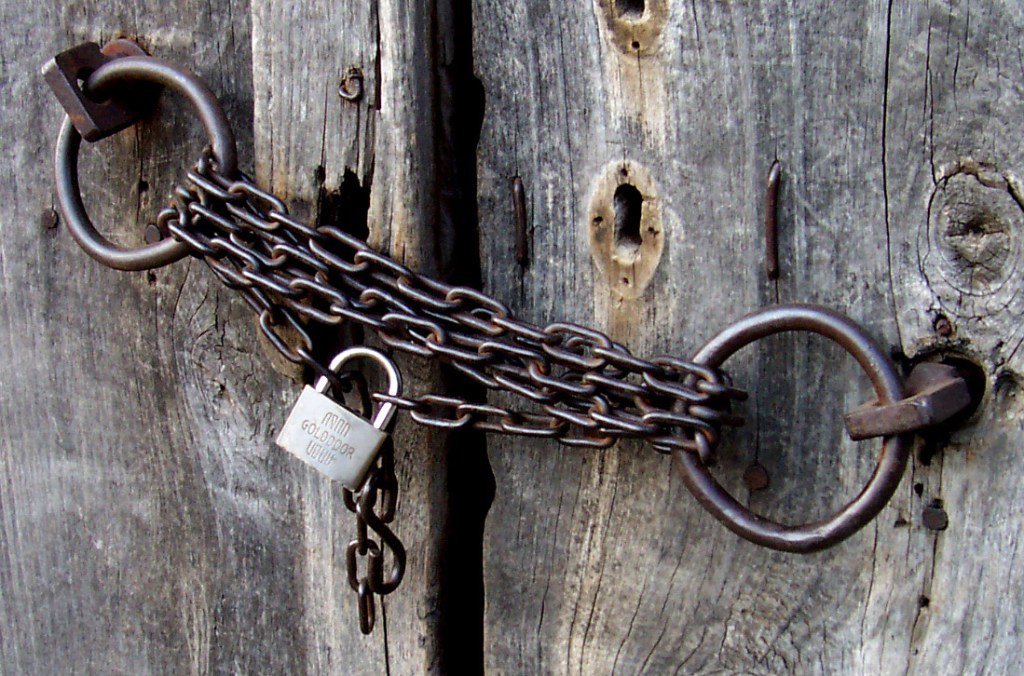 Country99FM's tweet photo. Points West Staff Locked Out https://t.co/HkeL0vEMXb https://t.co/vltcrGD84k