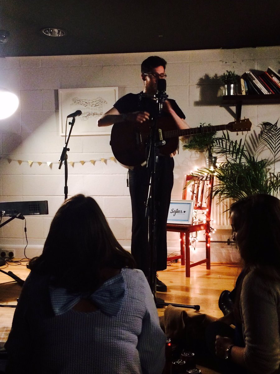 SocialButterfl3's tweet image. Thank you for a great evening of intimate acoustic live music @SofarGlasgow @forFIKAsake #sofar 👌🏻