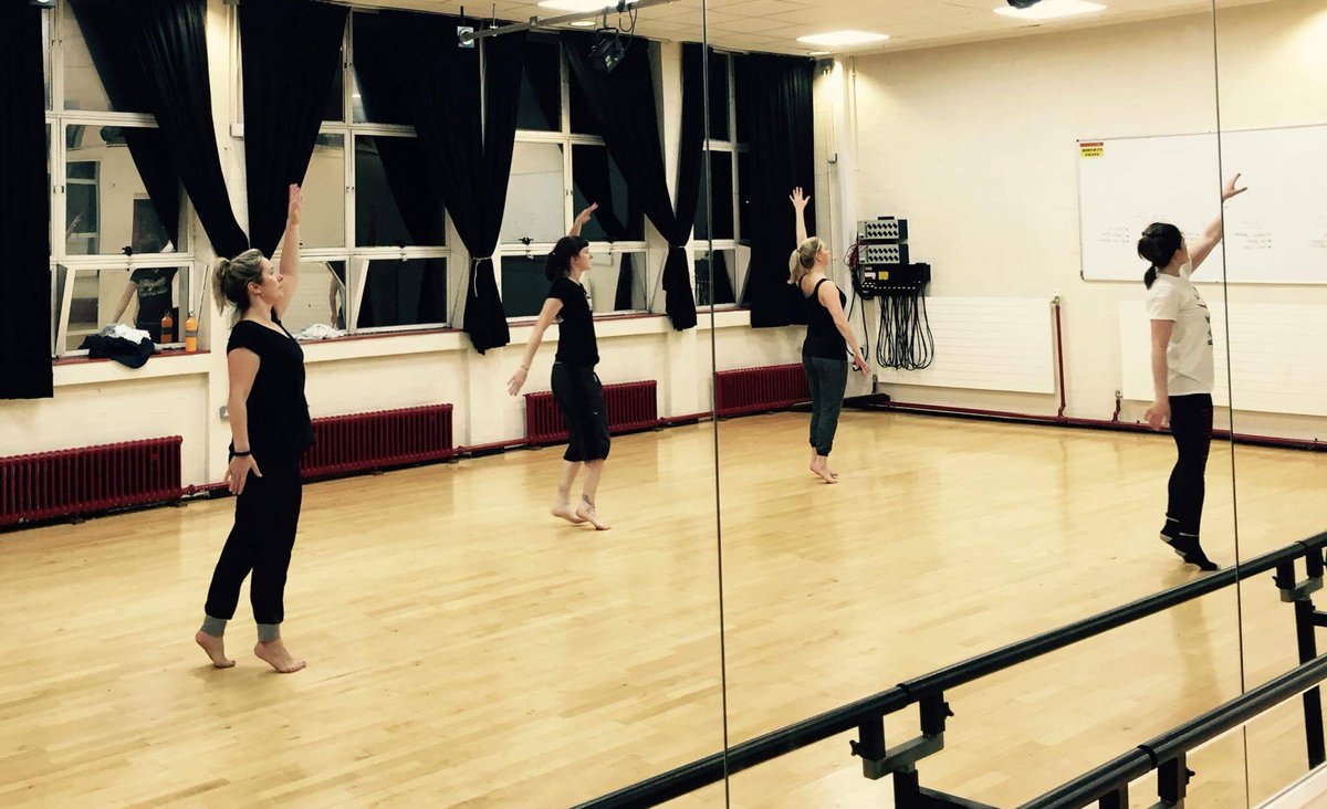 Thanks to @LegallyZo for the pic from tonight's class @RedhillAcademy #NCDC #sweatisourmedium