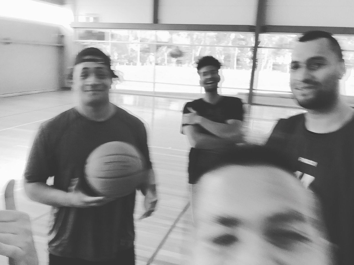 ashbattle's tweet image. Abels so fast even the camera cane catch him. #hoopdreams