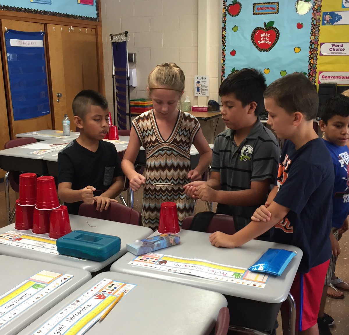 mrs_guccione's tweet photo. Third grade collaboration @clasalleKPSD Thank you for sharing your materials! #coteaching #teambuilding #STEMbreak https://t.co/4fcOHM0zGs