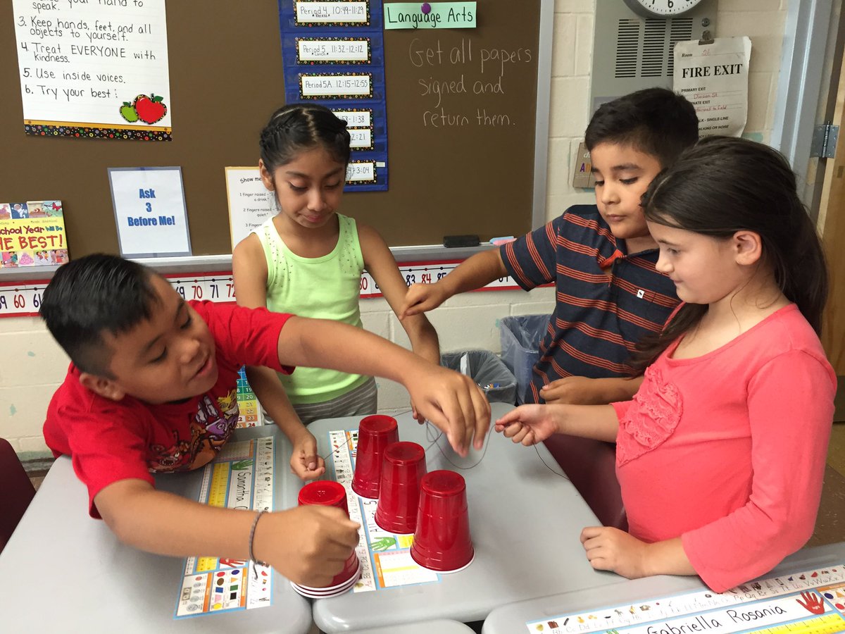 mrs_guccione's tweet photo. Third grade collaboration @clasalleKPSD Thank you for sharing your materials! #coteaching #teambuilding #STEMbreak https://t.co/4fcOHM0zGs