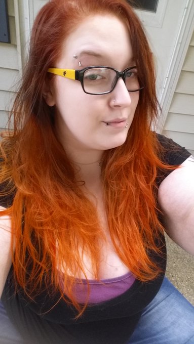 So who digs gingers?? /carrot tops lol https://t.co/bnfwV1glej<a href="/tag/newprofilepic"class="tags"><span>#newprofilepic</span></a>