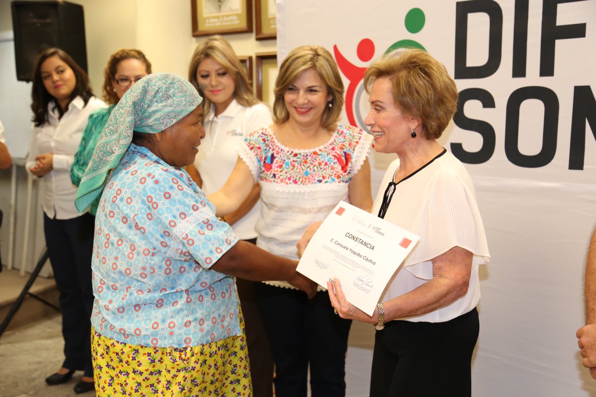 DIFSonora's tweet photo. Entrega @margaritaibar11 constancias de fin de cursos de capacitación a beneficiados con proyecto productivo que iniciarán negocio familiar https://t.co/NWsgfJJS2o