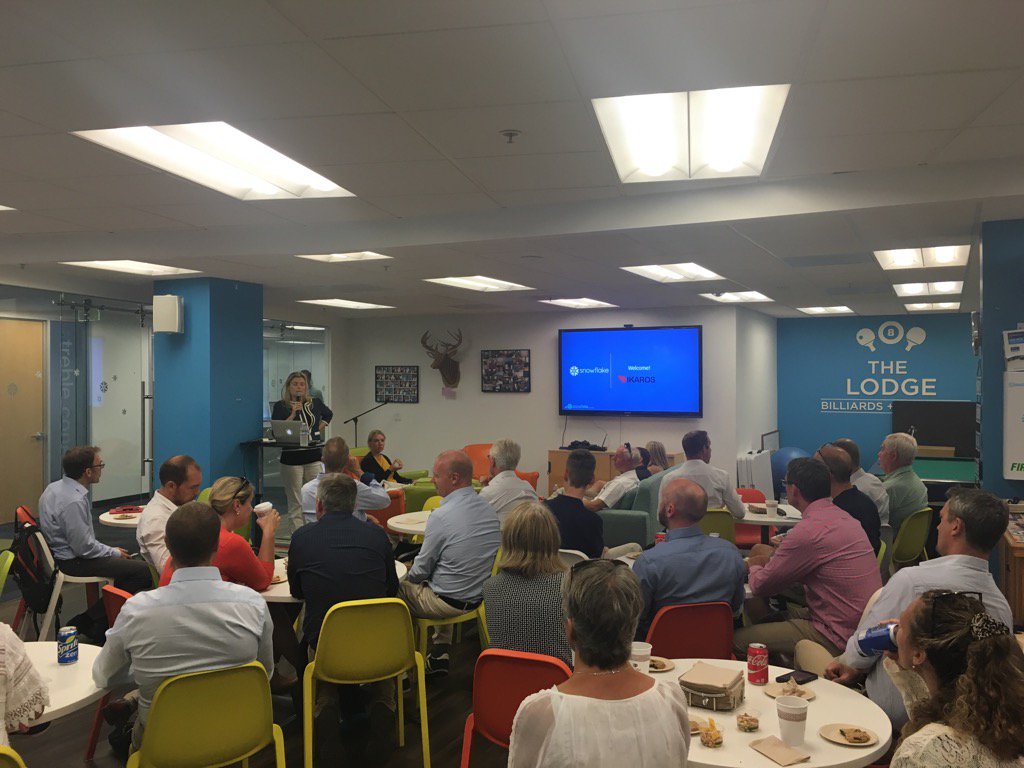 miclnixon1's tweet image. Big audience at @SnowflakeDB to learn about the data warehouse built for the cloud #elasticdw