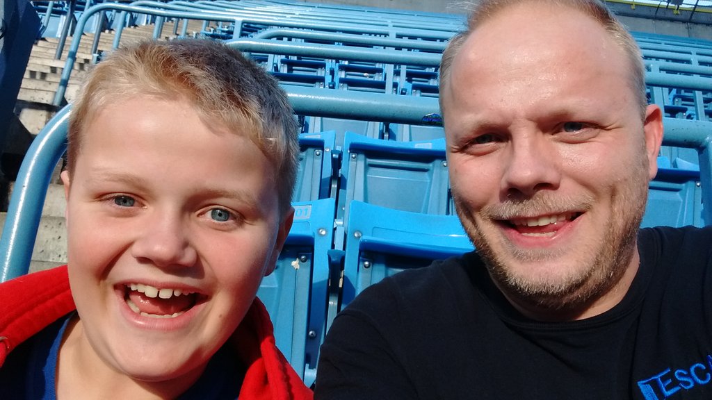 EscapeComputer's tweet image. #ourmoment looking forward for the game go Jay's go!