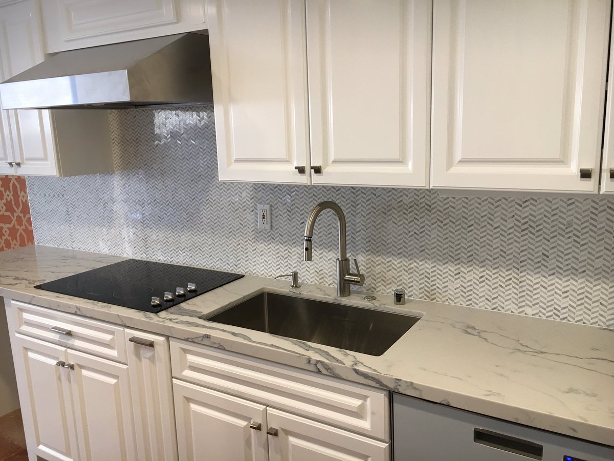 libertechan's tweet photo. Who would've thought I'd be giddy over appliances @DacorKitchen #DacorKitchen #condoupdate #progress 🙌 https://t.co/uc4UqEX9N3