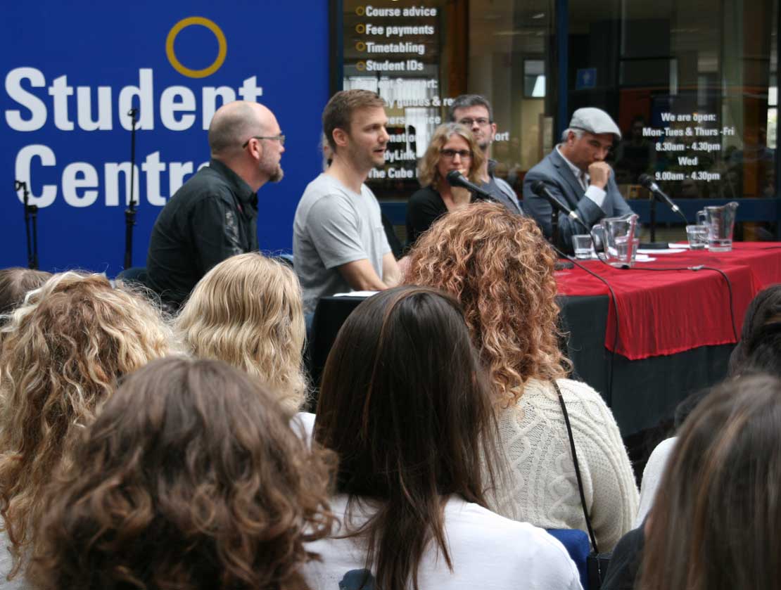 imaginingcreate's tweet image. When you bring a musician, writer, photographer, fashion designer, improviser &amp;amp; animator together #creativekorero #imaginingtogether