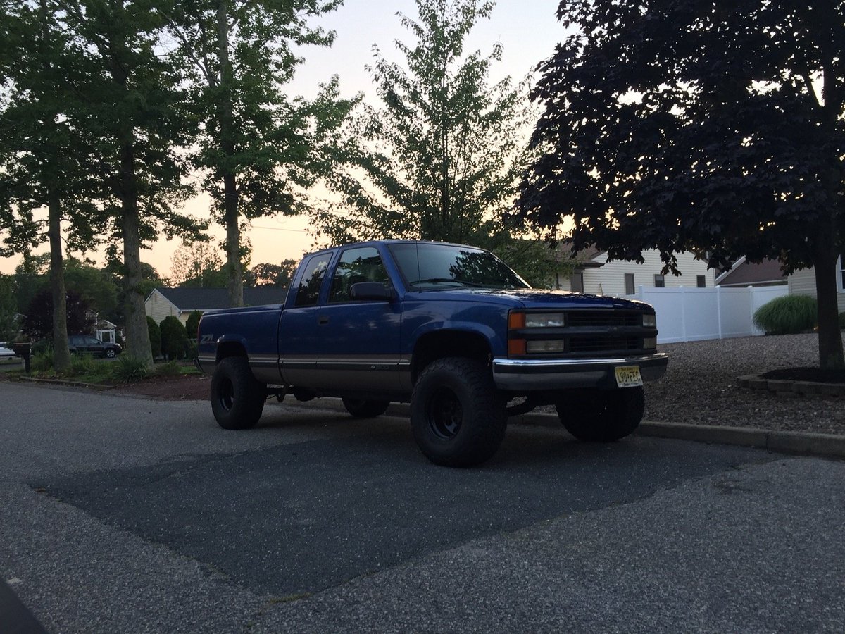 Ryan Laverty (ThatBlueZ71) Twitter