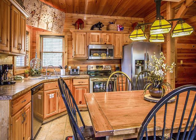 eloghomes's tweet photo. #DesignIdeas section for #loghome #kitchen ideas and #diningrooms - eLoghomes https://t.co/1daTbU5C3A #logcabin #loghouse #rustickitchens https://t.co/HdbmlmTTWt