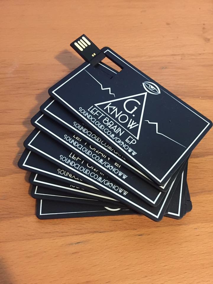 gknowmusic's tweet image. Ayyye got some new usb business cards with my ep on it! 🔌
Doing adult stuff. Who wants one? #gknow #futuretrap #bassmusic #ableton
