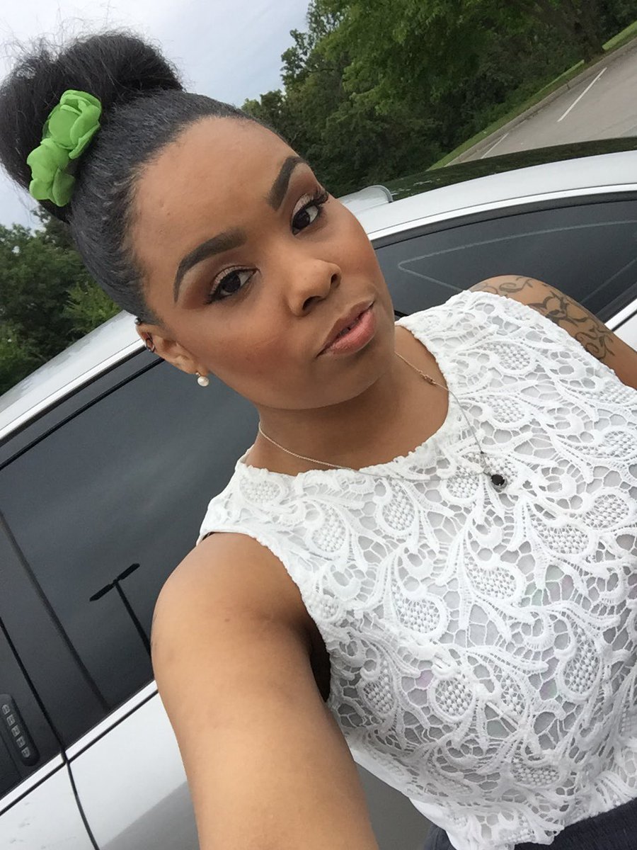 Keyko_Soulaye's tweet photo. Bridesmaid flow #DunSonWedding https://t.co/9IhOw6tm3Y